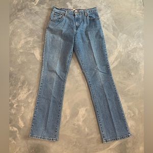 Vintage Women’s Straight Leg Levi’s 8